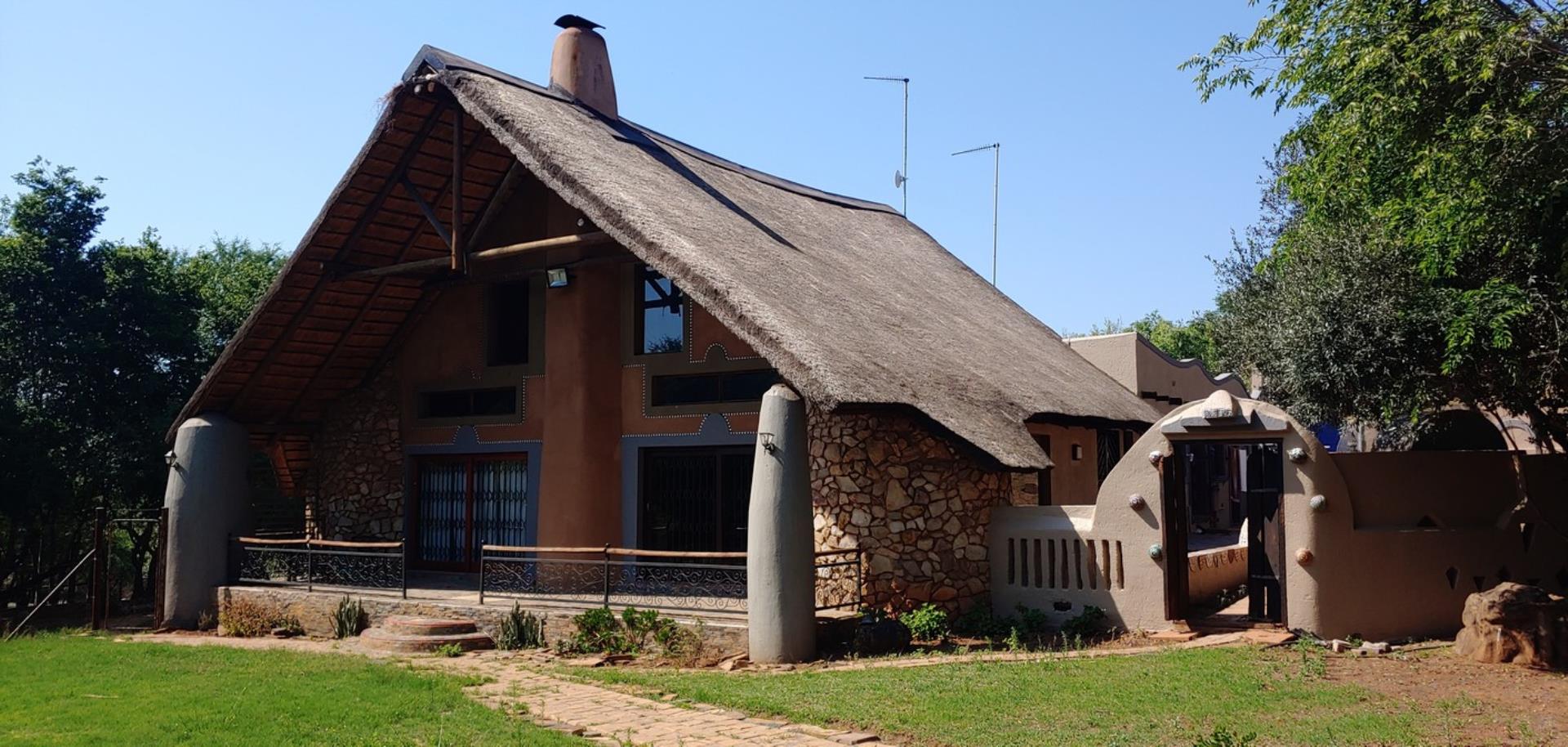 7 Bedroom House + Cottage/Flat for Sale - Gauteng